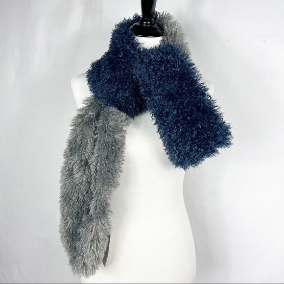 ANTHROPOLOGIE Fluffy Colorblocked Scarf Navy NWT - Picture 2 of 7
